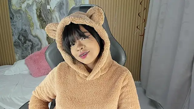 Lili 16 online show from February 7, 11:03 am