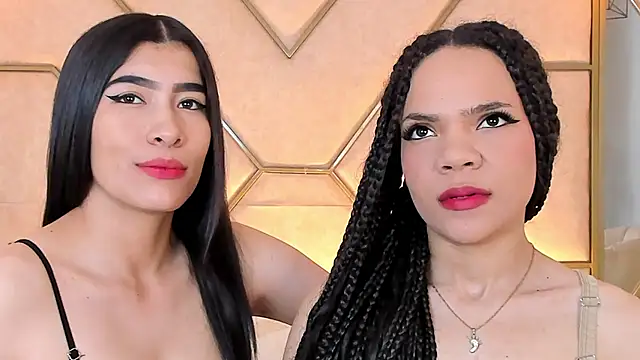 Snapshot of siara_and_zoe chatting on December 20, 10:39 pm siara and zoe online show from December 20, 10:39 pm