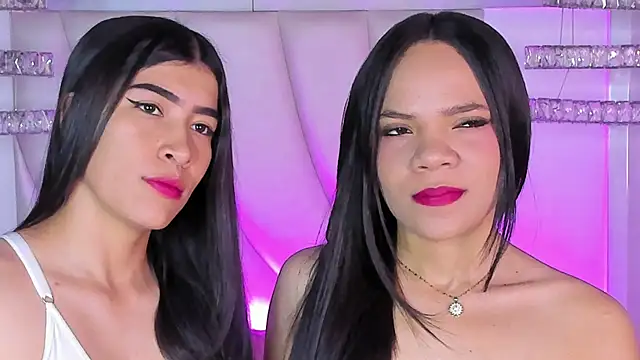 Snapshot of siara_and_zoe chatting on April 25, 11:35 pm siara and zoe online show from April 25, 11:35 pm