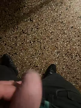 Snapshot of Edosxxl chatting on December 12, 1:10 am Edosxxl online show from December 12, 1:10 am