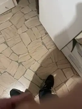 Snapshot of Edosxxl chatting on November 6, 12:44 am Edosxxl online show from November 6, 12:44 am