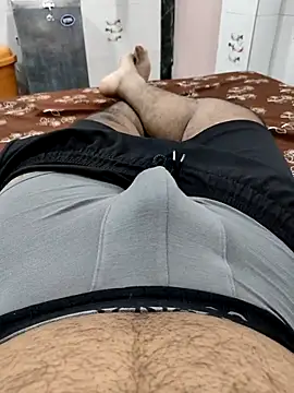 Snapshot of HunterBoy27ForMilf chatting on May 9, 7:46 am HunterBoy27ForMilf online show from May 9, 7:46 am