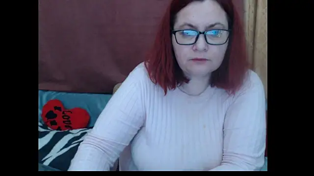 Snapshot of PlayfullMature chatting on April 18, 8:09 pm PlayfullMature online show from April 18, 8:09 pm