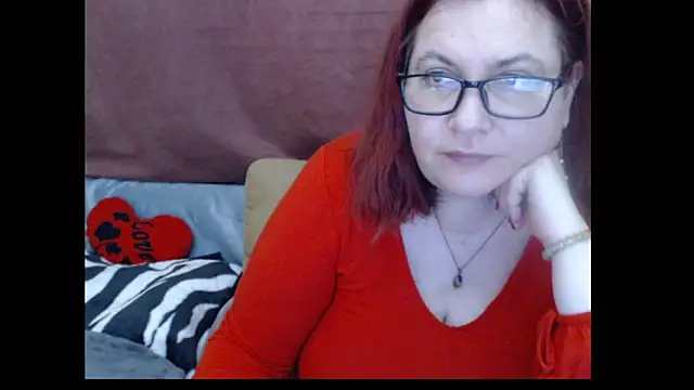 Snapshot of PlayfullMature chatting on April 19, 5:23 pm PlayfullMature online show from April 19, 5:23 pm