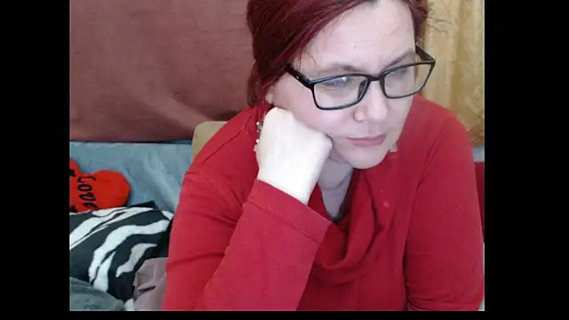 Snapshot of PlayfullMature chatting on April 21, 1:42 am PlayfullMature online show from April 21, 1:42 am