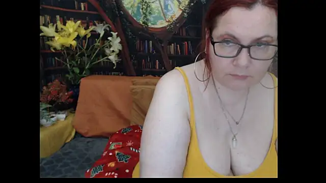 Snapshot of PlayfullMature chatting on July 6, 6:21 pm PlayfullMature online show from July 6, 6:21 pm