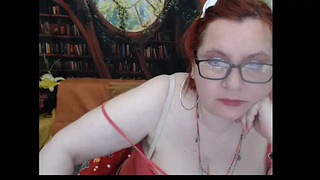 Snapshot of PlayfullMature chatting on July 9, 7:18 pm PlayfullMature online show from July 9, 7:18 pm