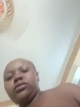 queennapal online show from January 18, 1:37 pm