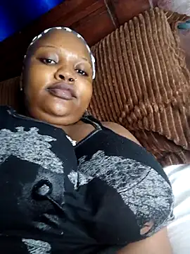 queennapal online show from April 4, 1:15 am