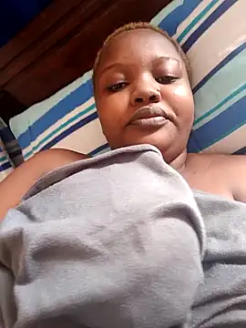 Snapshot of queennapal chatting on April 25, 10:29 am queennapal online show from April 25, 10:29 am