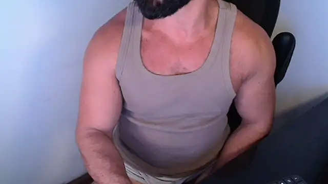 Snapshot of TopDaddy23 chatting on July 14, 2:05 am TopDaddy23 online show from July 14, 2:05 am