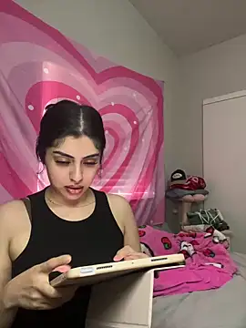 Snapshot of ThickerThanYoBitch chatting on January 18, 3:38 pm ThickerThanYoBitch online show from January 18, 3:38 pm