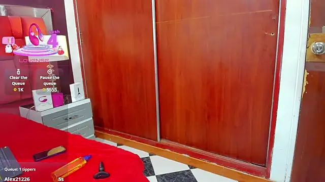 Snapshot of mariamRosse chatting on March 10, 5:22 am mariamRosse online show from March 10, 5:22 am