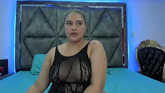 Danielaandximena online show from January 11, 6:35 am