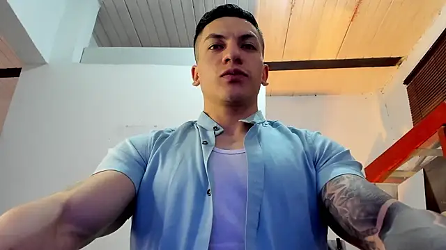 Snapshot of aquiles_51 chatting on September 22, 8:11 pm aquiles 51 online show from September 22, 8:11 pm