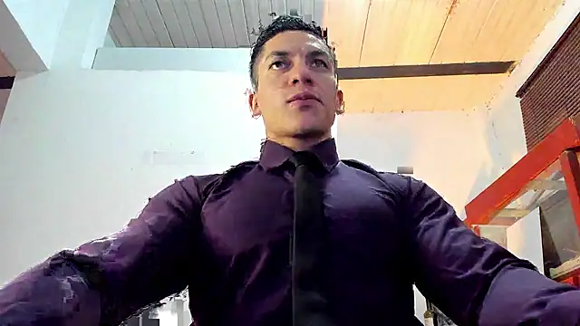 Snapshot of aquiles_51 chatting on October 8, 8:28 pm aquiles 51 online show from October 8, 8:28 pm
