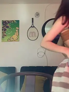 SuzzyyM online show from March 21, 11:30 pm