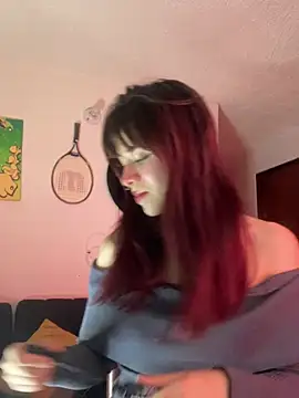 Snapshot of SuzzyyM chatting on June 26, 12:04 am SuzzyyM online show from June 26, 12:04 am