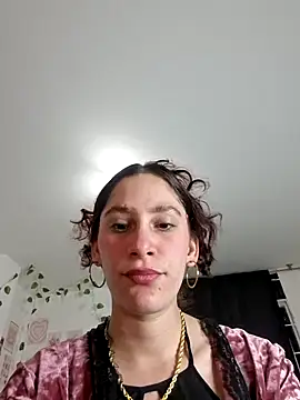 Snapshot of IsaBaileys_ chatting on June 5, 2:29 am IsaBaileys online show from June 5, 2:29 am