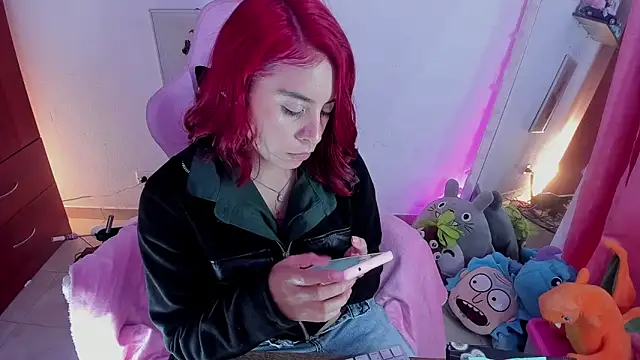 saralolo420 online show from April 17, 11:41 pm