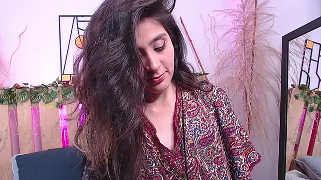 emily amaya online show from February 12, 7:44 am