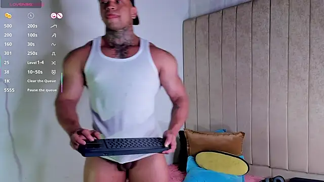 Snapshot of Stiven_collins chatting on May 2, 2:11 pm Stiven collins online show from May 2, 2:11 pm
