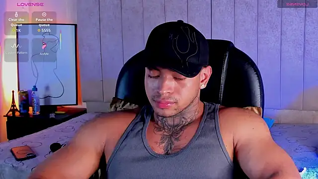 Snapshot of Stiven_collins chatting on May 25, 4:29 am Stiven collins online show from May 25, 4:29 am