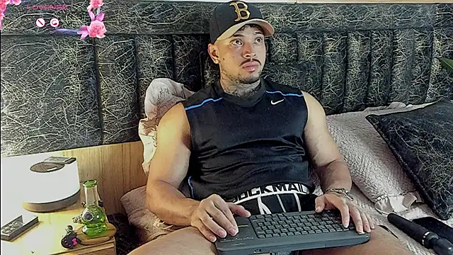 Stiven collins online show from August 8, 3:52 am