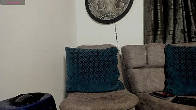Snapshot of curt_xxx chatting on May 5, 3:03 am curt xxx online show from May 5, 3:03 am