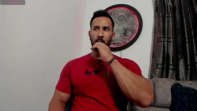 Snapshot of curt_xxx chatting on May 7, 2:17 am curt xxx online show from May 7, 2:17 am