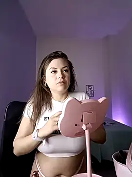 Snapshot of ale_blossom chatting on January 15, 3:00 am ale blossom online show from January 15, 3:00 am