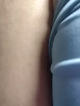 Snapshot of ale_blossom chatting on October 31, 4:13 am ale blossom online show from October 31, 4:13 am