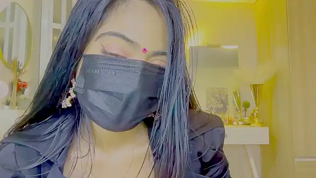 Monalisadon018 online show from April 13, 9:15 am