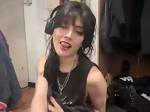 Snapshot of Cyberdark1312x chatting on October 8, 5:16 am Cyberdark1312x online show from October 8, 5:16 am