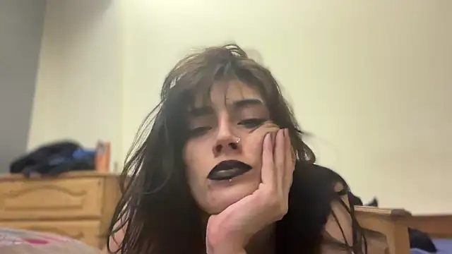 Snapshot of Cyberdark1312x chatting on March 3, 9:37 am Cyberdark1312x online show from March 3, 9:37 am