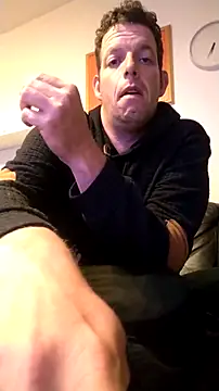 Knuffelstaaf123 online show from October 6, 4:32 am