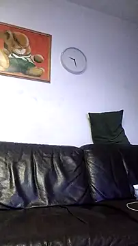 Knuffelstaaf123 online show from October 9, 12:52 am