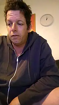 Snapshot of Knuffelstaaf123 chatting on April 20, 1:14 pm Knuffelstaaf123 online show from April 20, 1:14 pm