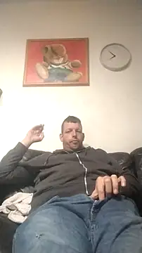 Snapshot of Knuffelstaaf123 chatting on May 4, 8:05 pm Knuffelstaaf123 online show from May 4, 8:05 pm