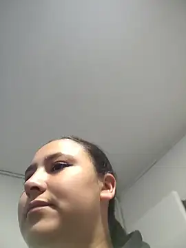 Snapshot of Cute_Penelope chatting on May 15, 11:06 am Cute Penelope online show from May 15, 11:06 am