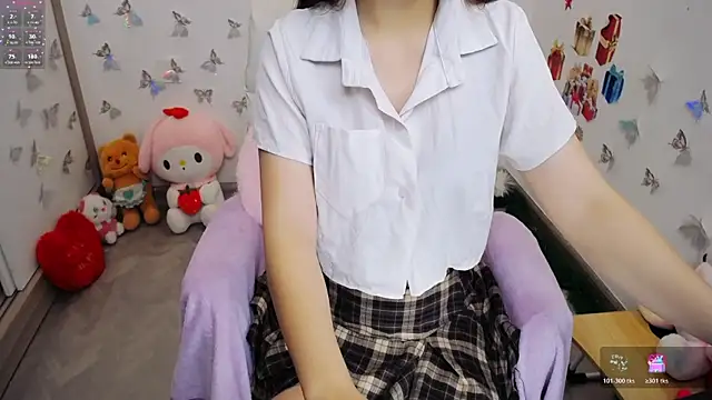  Mizuki  online show from April 13, 5:29 pm