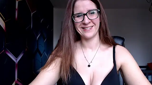 Snapshot of KayaRose chatting on December 10, 8:19 am KayaRose online show from December 10, 8:19 am