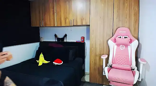 Snapshot of sweet_temptation25 chatting on January 22, 2:04 am sweet temptation25 online show from January 22, 2:04 am