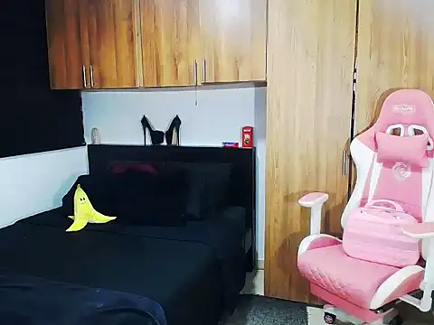 Snapshot of sweet_temptation25 chatting on October 15, 10:15 am sweet temptation25 online show from October 15, 10:15 am