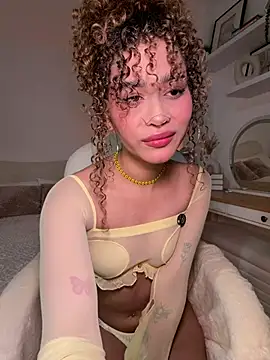 Snapshot of Lianh_Benett chatting on July 27, 1:56 am Lianh Benett online show from July 27, 1:56 am
