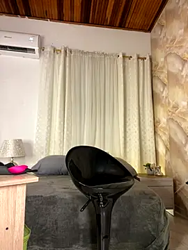 emilyrojas online show from November 13, 12:15 pm