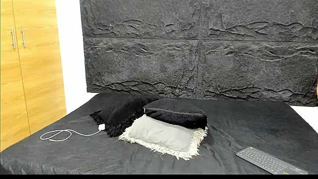 Snapshot of emakross chatting on June 11, 10:30 pm emakross online show from June 11, 10:30 pm