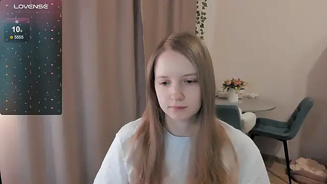 Snapshot of Alyaley chatting on May 4, 1:29 pm Alyaley online show from May 4, 1:29 pm