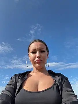 Syka0001 online show from February 11, 8:37 am