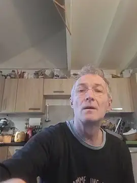 Snapshot of 60philippe chatting on January 28, 8:47 am 60philippe online show from January 28, 8:47 am